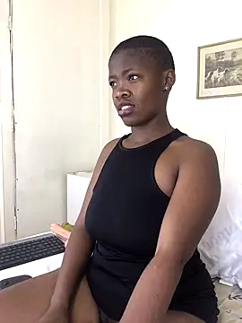 Snapshot of BarbioTheEmpressXxxxx chatting on 10/13/25, 08:14 BarbioTheEmpressXxxxx online show from 10/13/25, 08:14