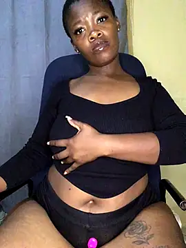 Snapshot of BarbioTheEmpressXxxxx chatting on 11/30/25, 05:28 BarbioTheEmpressXxxxx online show from 11/30/25, 05:28