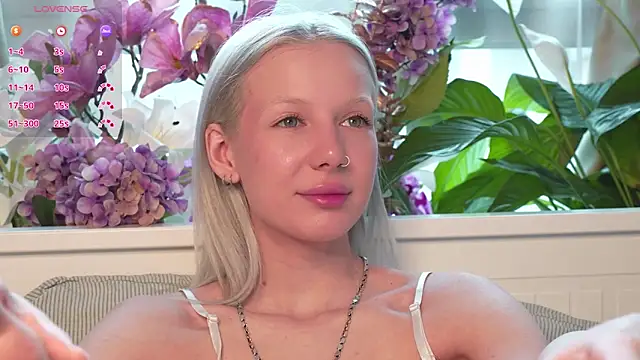 RanyThomson online show from 11/14/25, 12:04