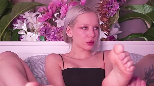 RanyThomson online show from 11/23/25, 05:46