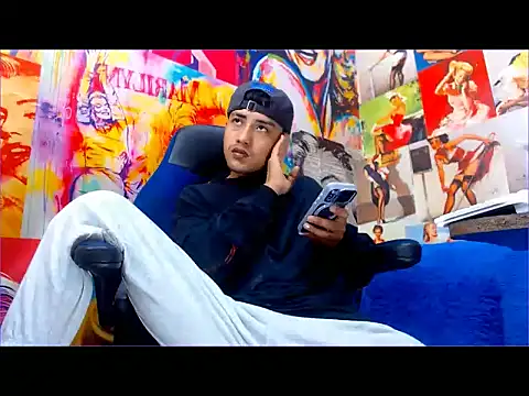 Snapshot of dazo_vnzl12 chatting on 12/19/25, 04:36 dazo vnzl12 online show from 12/19/25, 04:36