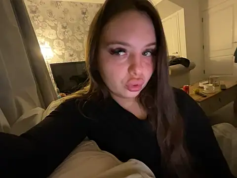 Snapshot of EllaStarrxxx chatting on 11/12/25, 04:13 EllaStarrxxx online show from 11/12/25, 04:13