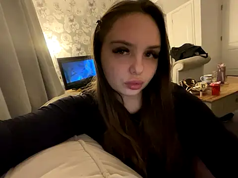 Snapshot of EllaStarrxxx chatting on 11/23/25, 01:05 EllaStarrxxx online show from 11/23/25, 01:05