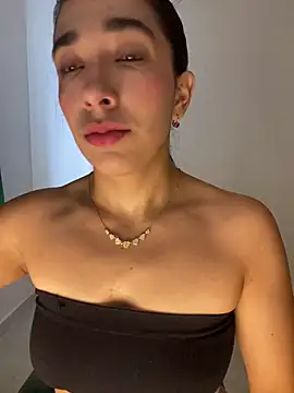 SabrinaEvanss  online show from 05/05/26, 12:02