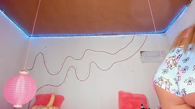 shannon kinne  online show from 11/05/25, 01:22