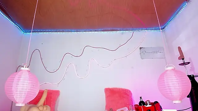 Snapshot of shannon_kinne_ chatting on 01/14/26, 07:41 shannon kinne online show from 01/14/26, 07:41