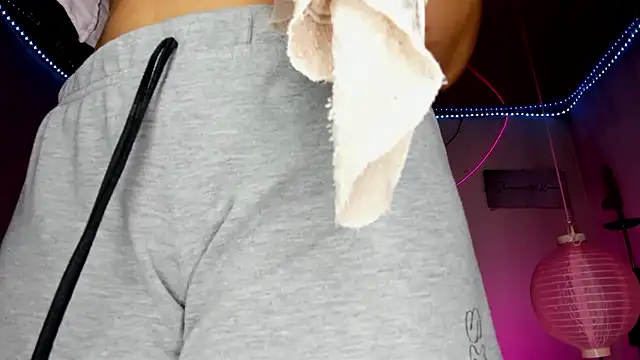 Snapshot of shannon_kinne_ chatting on 01/16/26, 06:56 shannon kinne online show from 01/16/26, 06:56