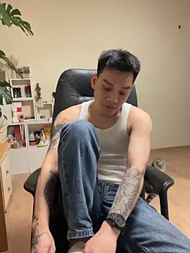 latava online show from 10/25/25, 04:02