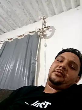 Snapshot of loni171 chatting on 11/04/25, 01:38 loni171 online show from 11/04/25, 01:38