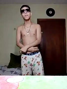 Snapshot of Mrdante23 chatting on 10/18/25, 01:08 Mrdante23 online show from 10/18/25, 01:08