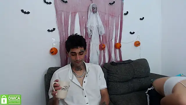 Snapshot of sombralovers chatting on 10/21/25, 01:23 sombralovers online show from 10/21/25, 01:23