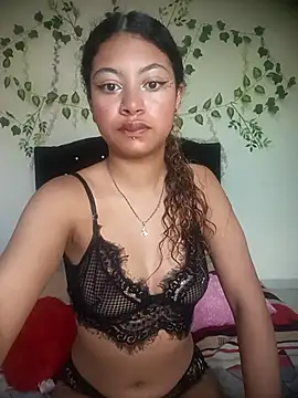 Snapshot of venus_kiss chatting on 11/02/25, 03:25 venus kiss online show from 11/02/25, 03:25