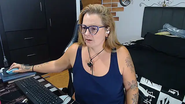 perlagoloza05 online show from 06/10/26, 04:12