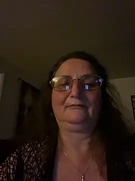 HurtfulExplorer67 online show from 05/16/26, 03:36