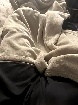 Snapshot of 4dagals chatting on 10/03/25, 08:11 4dagals online show from 10/03/25, 08:11