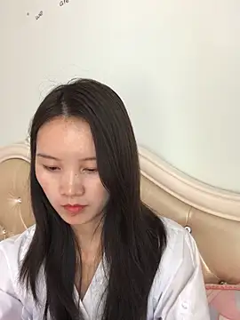 Snapshot of Mile-m chatting on 04/04/26, 03:49 Mile-m online show from 04/04/26, 03:49