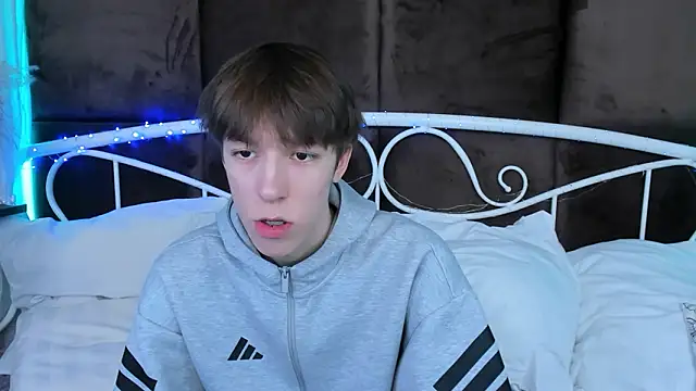 Snapshot of MarkBranston chatting on 02/04/26, 03:40 MarkBranston online show from 02/04/26, 03:40