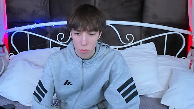 Snapshot of MarkBranston chatting on 02/05/26, 03:49 MarkBranston online show from 02/05/26, 03:49