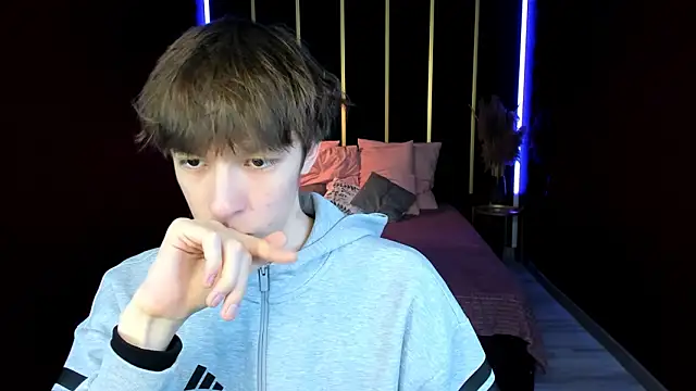 Snapshot of MarkBranston chatting on 02/15/26, 02:36 MarkBranston online show from 02/15/26, 02:36