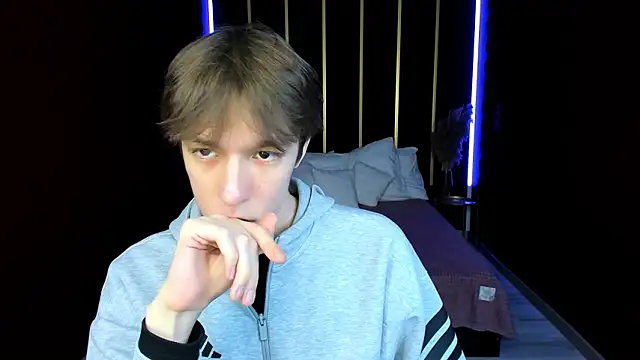 Snapshot of MarkBranston chatting on 03/06/26, 03:41 MarkBranston online show from 03/06/26, 03:41