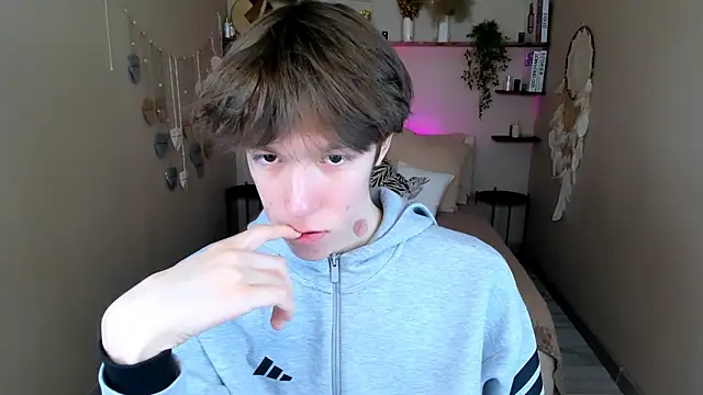 Snapshot of MarkBranston chatting on 03/14/26, 02:33 MarkBranston online show from 03/14/26, 02:33