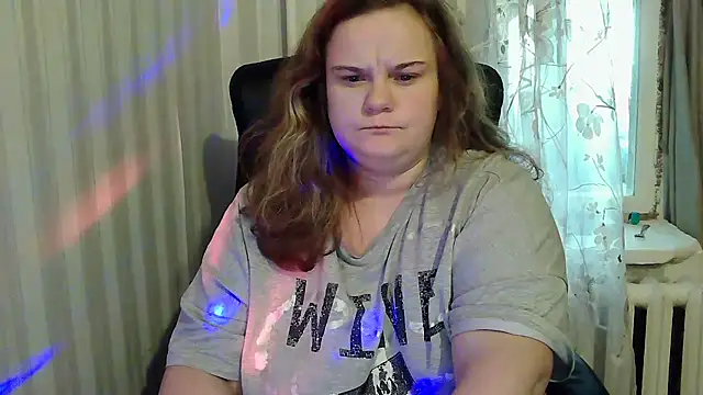 Snapshot of HarmonyKarera chatting on 10/18/25, 06:37 HarmonyKarera online show from 10/18/25, 06:37