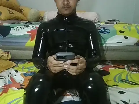 Snapshot of latexidn chatting on 10/04/25, 02:59 latexidn online show from 10/04/25, 02:59