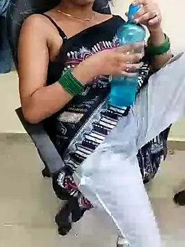 Saniya Doll online show from 07/14/26, 02:05