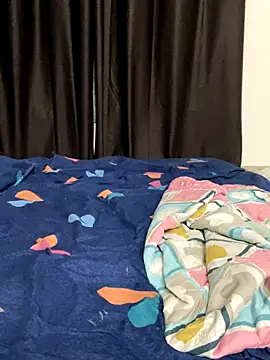 vickyandtania online show from 10/08/25, 04:26