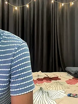 vickyandtania online show from 12/14/25, 05:18