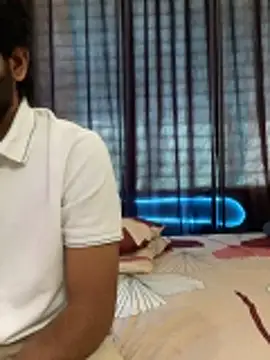 vickyandtania online show from 12/15/25, 08:07