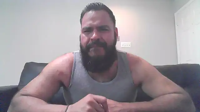 Snapshot of BigJohnBear39 chatting on 10/13/25, 04:45 BigJohnBear39 online show from 10/13/25, 04:45
