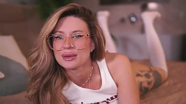 Snapshot of AvaMaddisson chatting on 03/11/26, 04:29 AvaMaddisson online show from 03/11/26, 04:29