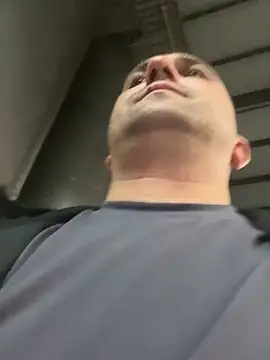 Snapshot of Mahrovmaxim chatting on 10/06/25, 06:49 Mahrovmaxim online show from 10/06/25, 06:49