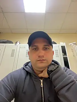 Snapshot of Mahrovmaxim chatting on 10/23/25, 11:20 Mahrovmaxim online show from 10/23/25, 11:20