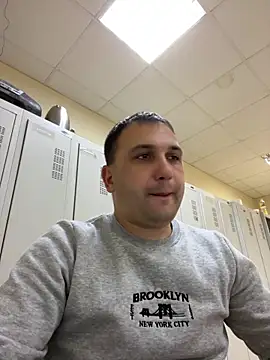 Snapshot of Mahrovmaxim chatting on 12/15/25, 05:17 Mahrovmaxim online show from 12/15/25, 05:17