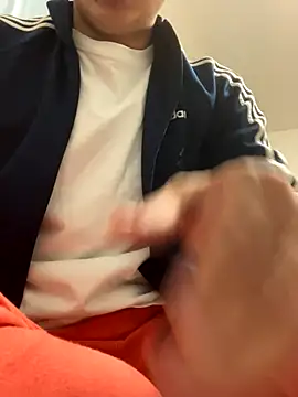 Snapshot of aooya chatting on 10/04/25, 03:10 aooya online show from 10/04/25, 03:10