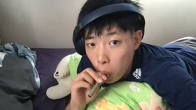 Snapshot of aooya chatting on 10/06/25, 01:36 aooya online show from 10/06/25, 01:36