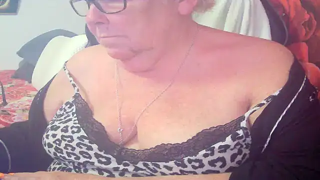 Playful MILF Demi online show from 04/25/26, 06:16