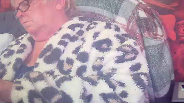 Playful MILF Demi online show from 05/03/26, 08:20