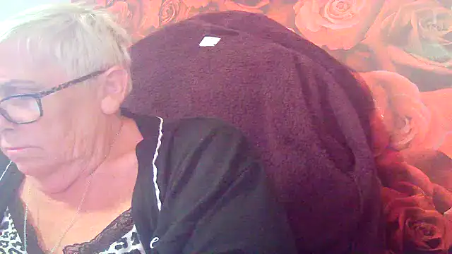 Playful MILF Demi online show from 05/31/26, 06:53