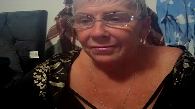 Playful MILF Demi online show from 06/25/26, 07:18