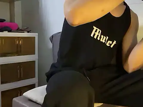 Snapshot of Wuza-H chatting on 02/05/26, 03:05 Wuza-H online show from 02/05/26, 03:05