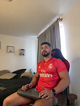 Ezzio Scolaro online show from 03/11/26, 09:21