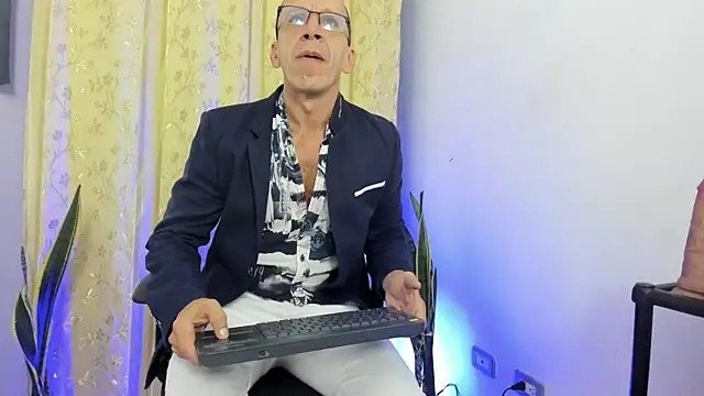  axelking  online show from 05/08/26, 11:37