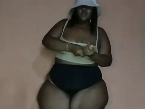 Snapshot of BigBootyBitch96 chatting on 03/13/26, 10:33 BigBootyBitch96 online show from 03/13/26, 10:33