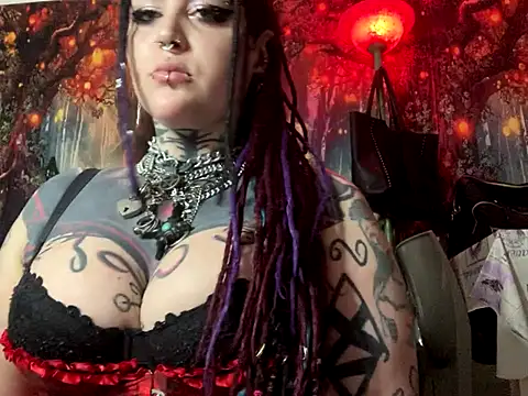 nyxvelon online show from 10/21/25, 08:42