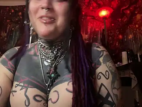 Snapshot of nyxvelon chatting on 02/03/26, 10:48 nyxvelon online show from 02/03/26, 10:48