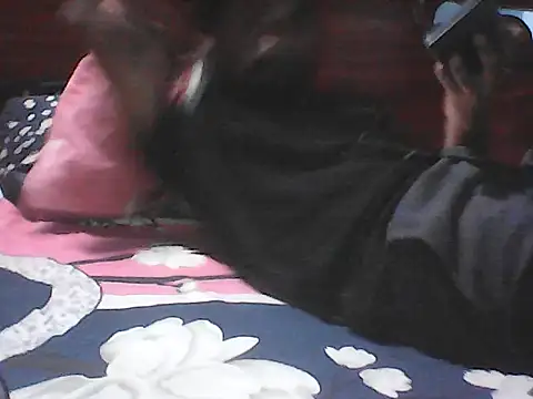 Snapshot of mfrboss1 chatting on 04/06/26, 04:52 mfrboss1 online show from 04/06/26, 04:52