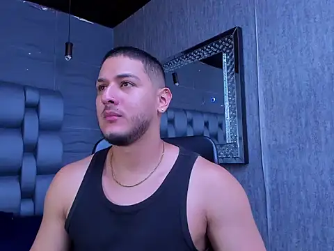 Snapshot of jasonshaw25 chatting on 10/06/25, 11:46 jasonshaw25 online show from 10/06/25, 11:46